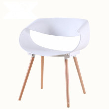 Chaise de salle à manger en plastique avec jambe de bois de négociation créative moderne de loisirs infinis